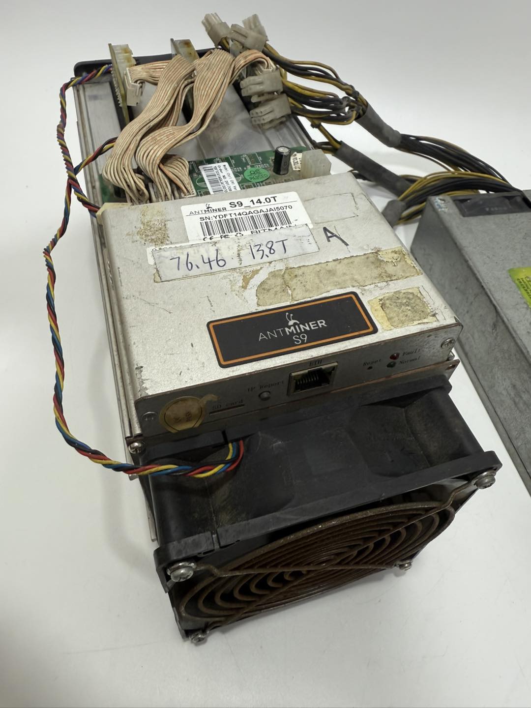 Antminer Bitmain S9 14.0T Psu Miner 2. El Antminer Bitmain S9 14.0T Psu Miner 2. El