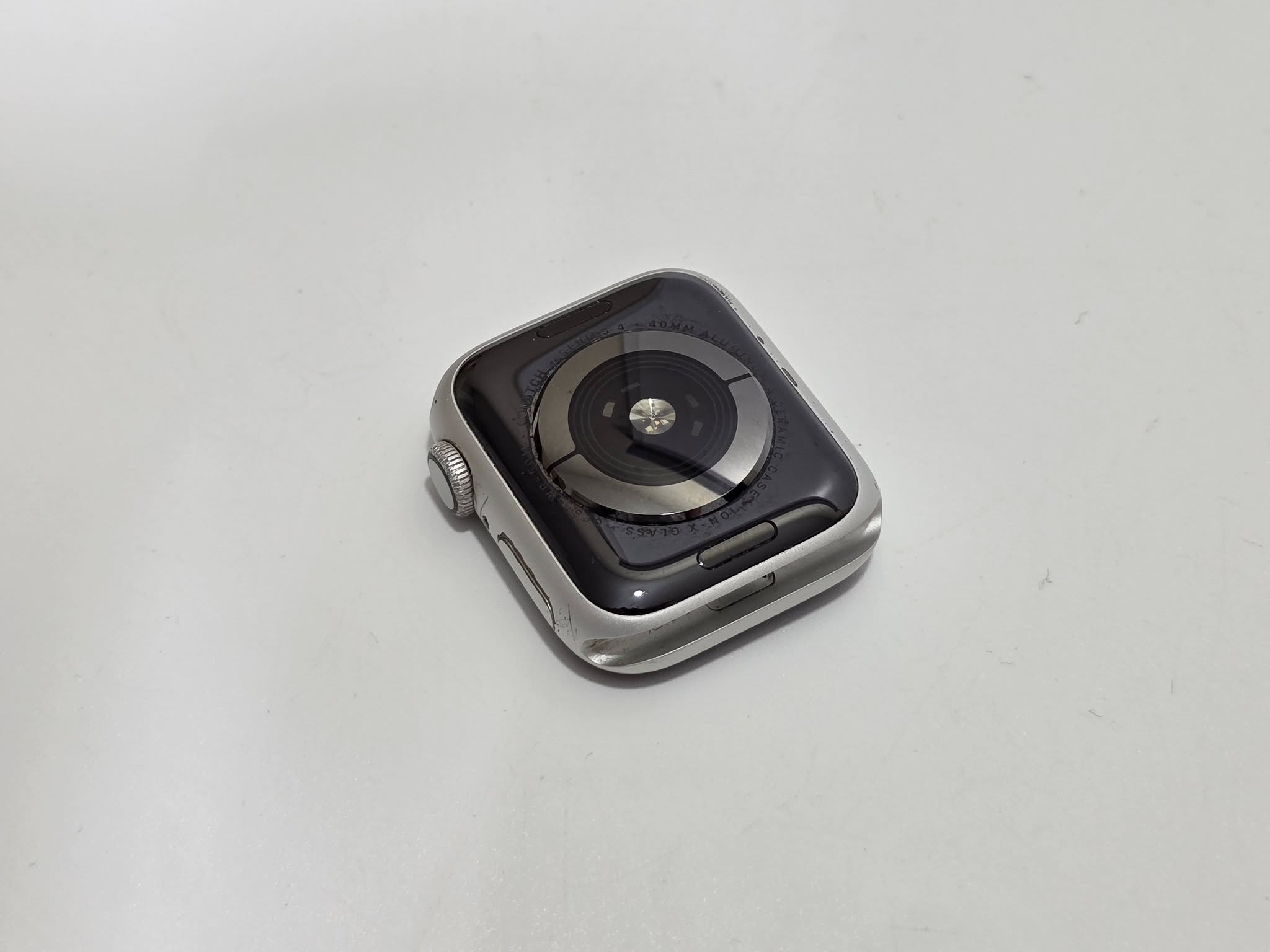 Apple Watch 4.Nesil Akıllı Kol Saati A1977 (Ekran Kilitli) W013 Apple Watch 4.Nesil Akıllı Kol Saati A1977 (Ekran Kilitli) W013