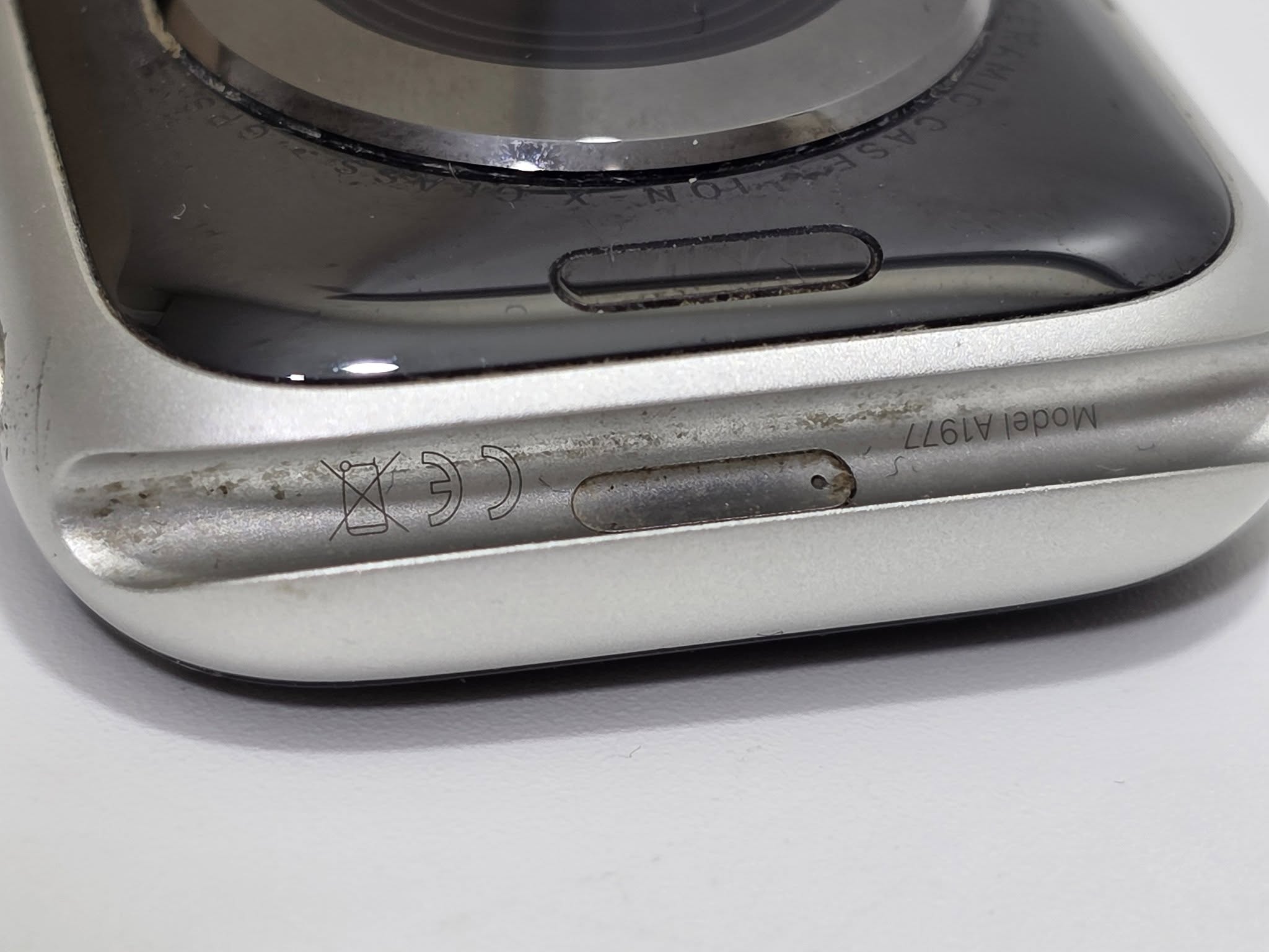 Apple Watch 4.Nesil Akıllı Kol Saati A1977 (Ekran Kilitli) W013 Apple Watch 4.Nesil Akıllı Kol Saati A1977 (Ekran Kilitli) W013