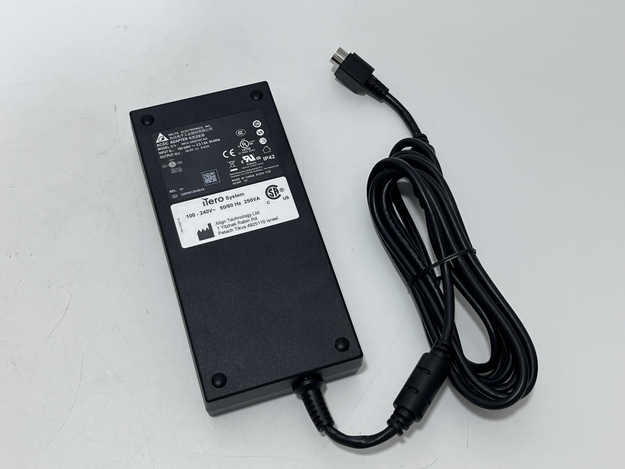 Delta MEA-250Z26CAA Ağız Tarama Cihaz Adaptörü 26V 9,62A 250W Delta MEA-250Z26CAA Ağız Tarama Cihaz Adaptörü 26V 9,62A 250W