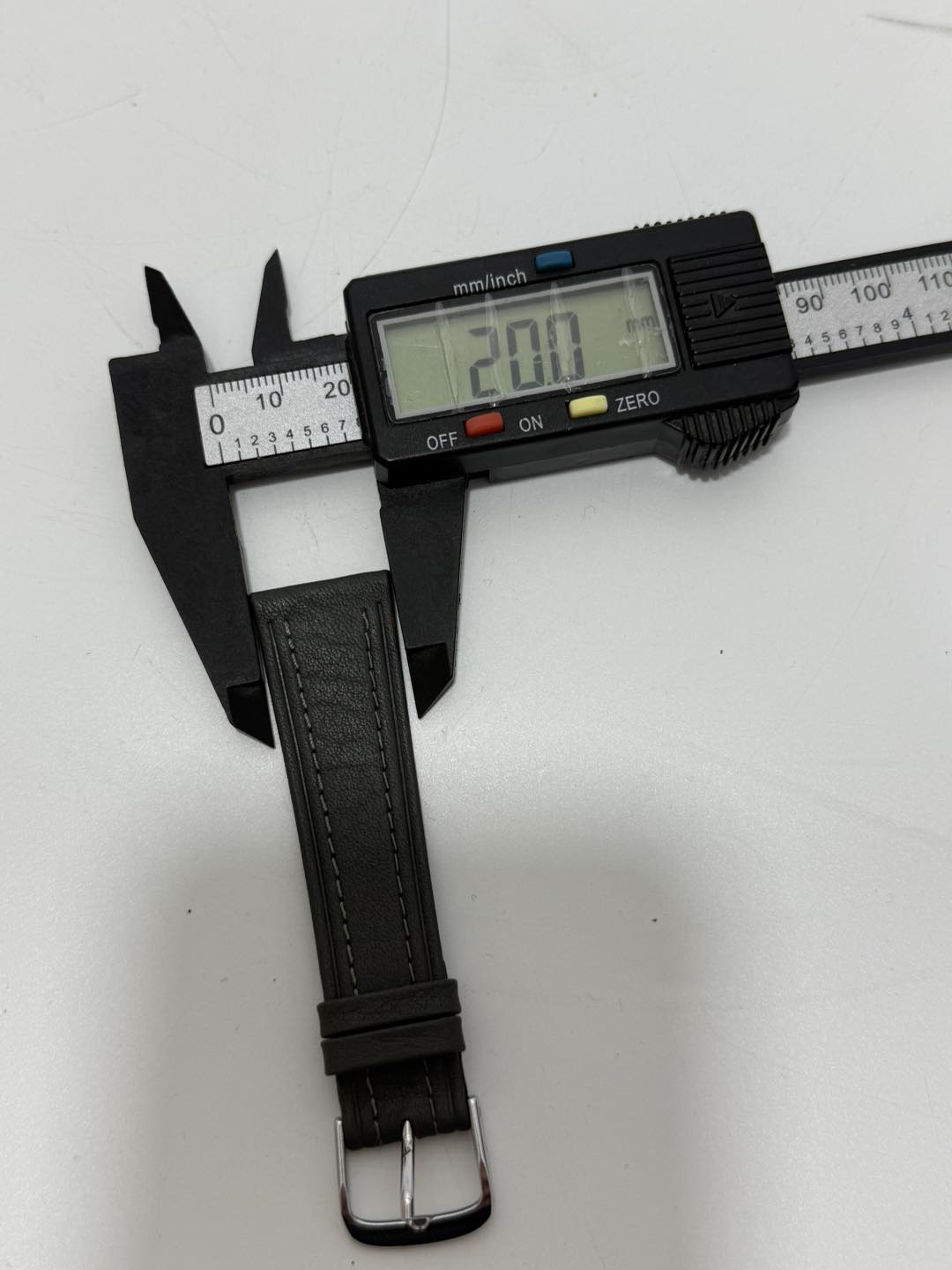 Dikişli Deri Saat Kordonu Gri 20mm Dikişli Deri Saat Kordonu Gri 20mm