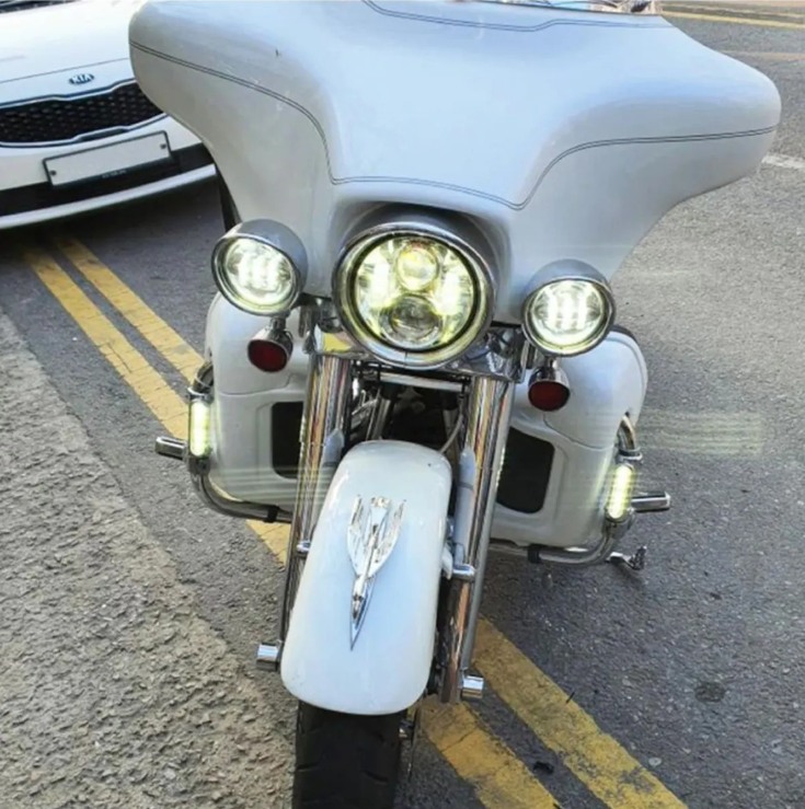 Harley Motosiklet Sinyalli Sis Farı Takımı (Krom Renk) Harley Motosiklet Sinyalli Sis Farı Takımı (Krom Renk)