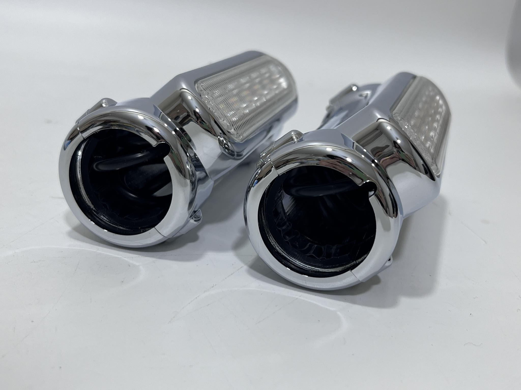 Harley Motosiklet Sinyalli Sis Farı Takımı (Krom Renk) Harley Motosiklet Sinyalli Sis Farı Takımı (Krom Renk)