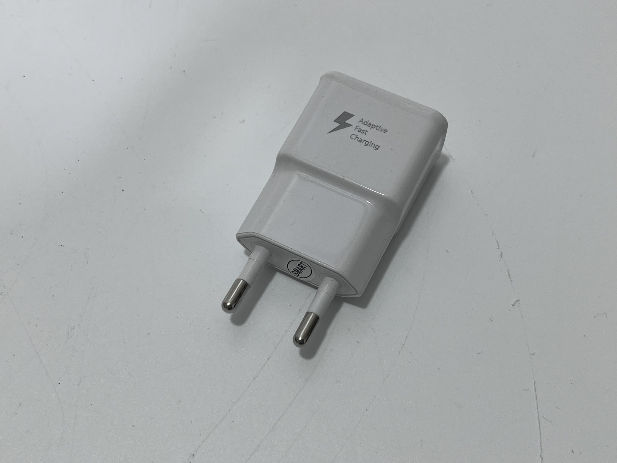 Hızlı Şarj Adaptörü 5V 2A Hızlı Şarj Adaptörü 5V 2A