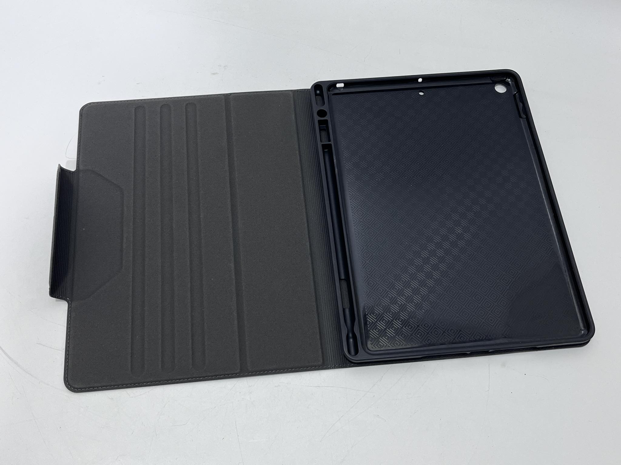 Holimet iPad Pro 10.5 Uyumlu Tablet Kılıfı Holimet iPad Pro 10.5 Uyumlu Tablet Kılıfı