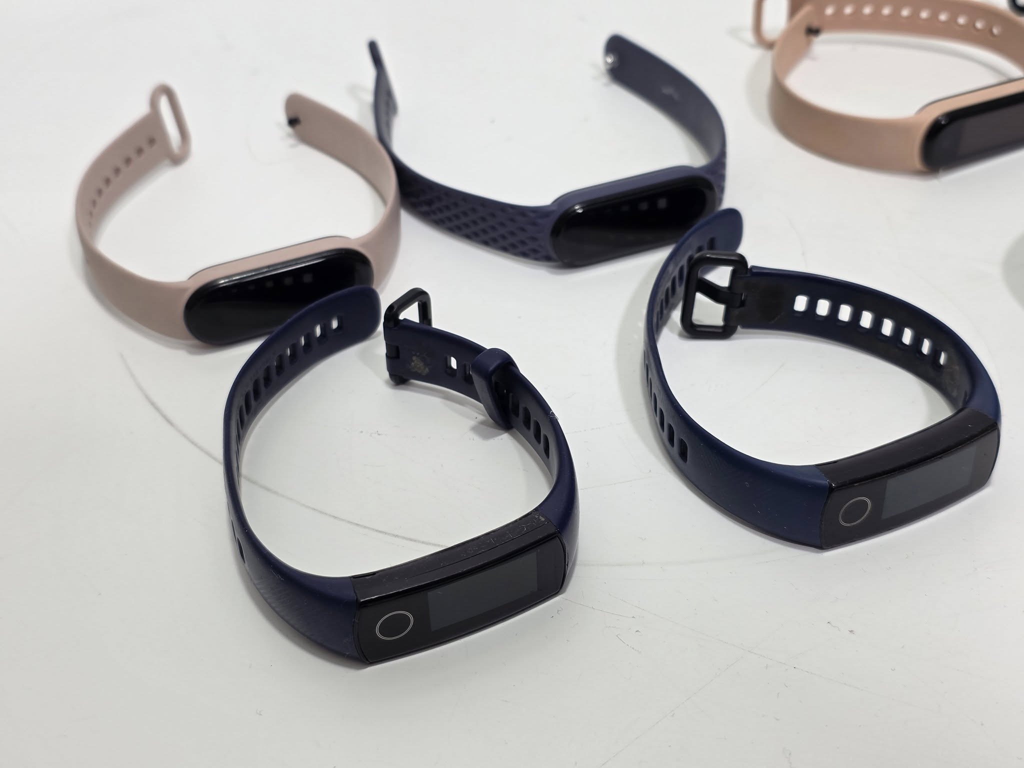 Honor Xiaomi Akıllı Bileklik 8 Adet (Arızalı) Honor Xiaomi Akıllı Bileklik 8 Adet (Arızalı)
