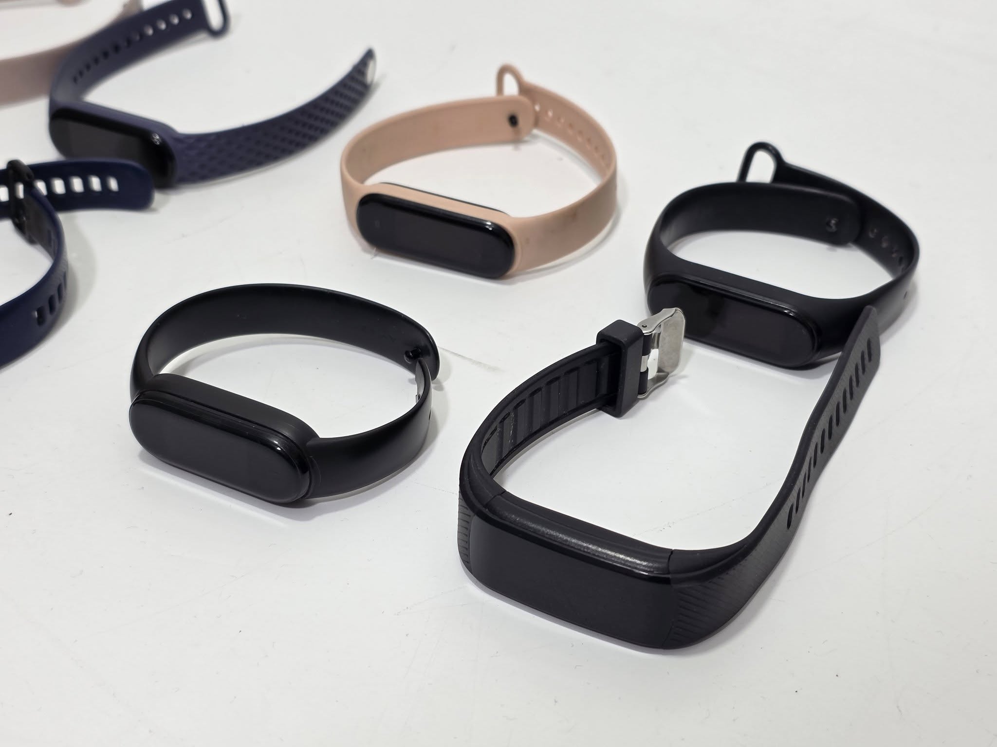 Honor Xiaomi Akıllı Bileklik 8 Adet (Arızalı) Honor Xiaomi Akıllı Bileklik 8 Adet (Arızalı)