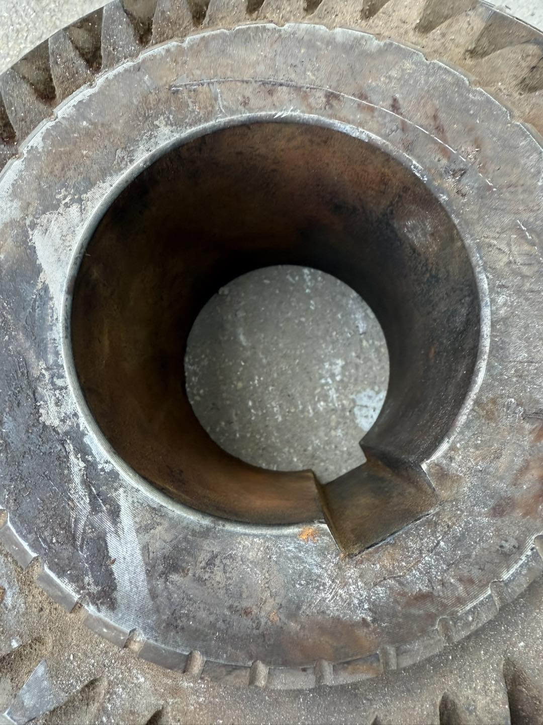 Mekanik Dişli 31cm (Kullanılmış) Mekanik Dişli 31cm (Kullanılmış)
