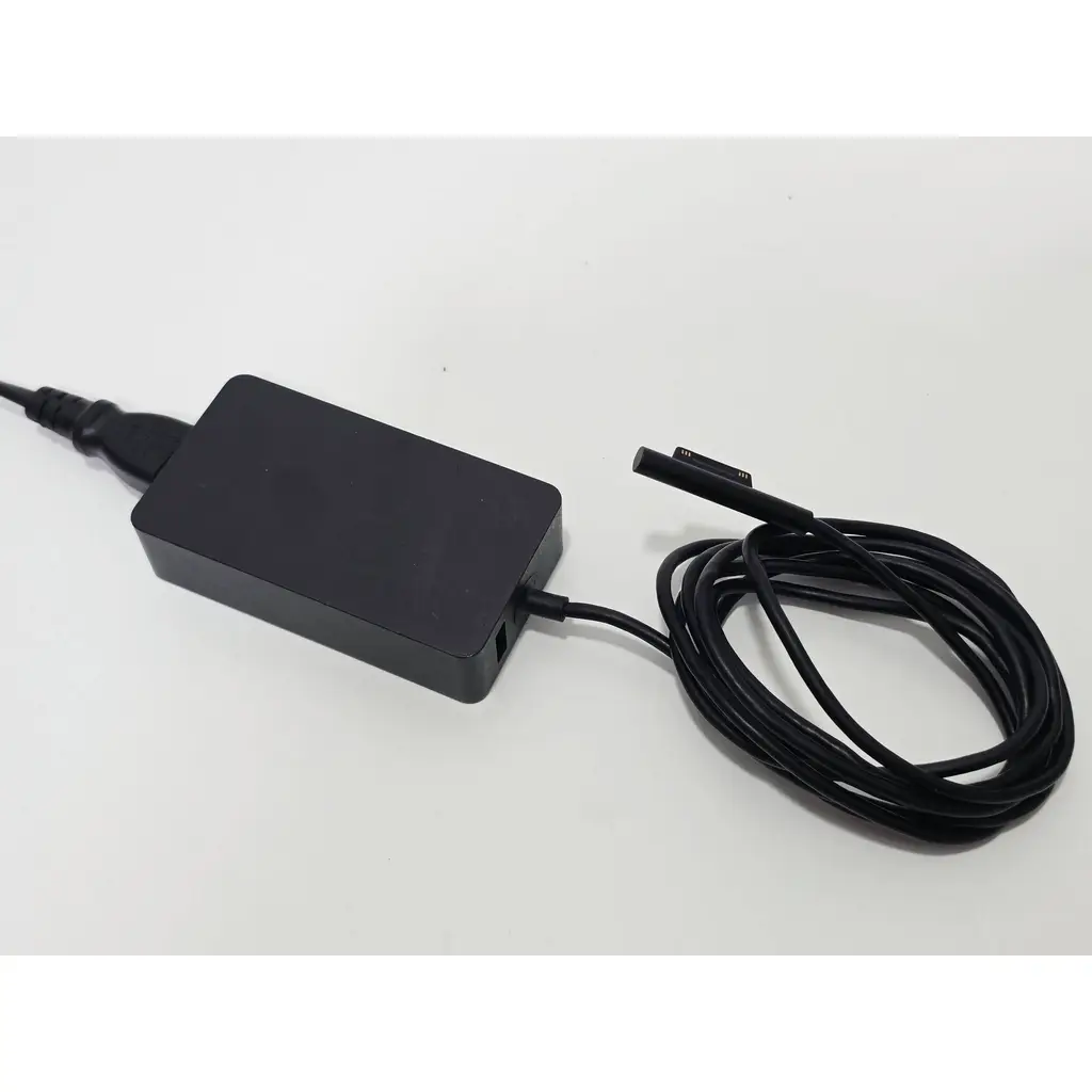 Microsoft 44W Şarj Adaptörü Model 1800 (Orijinal - 2.El) 025