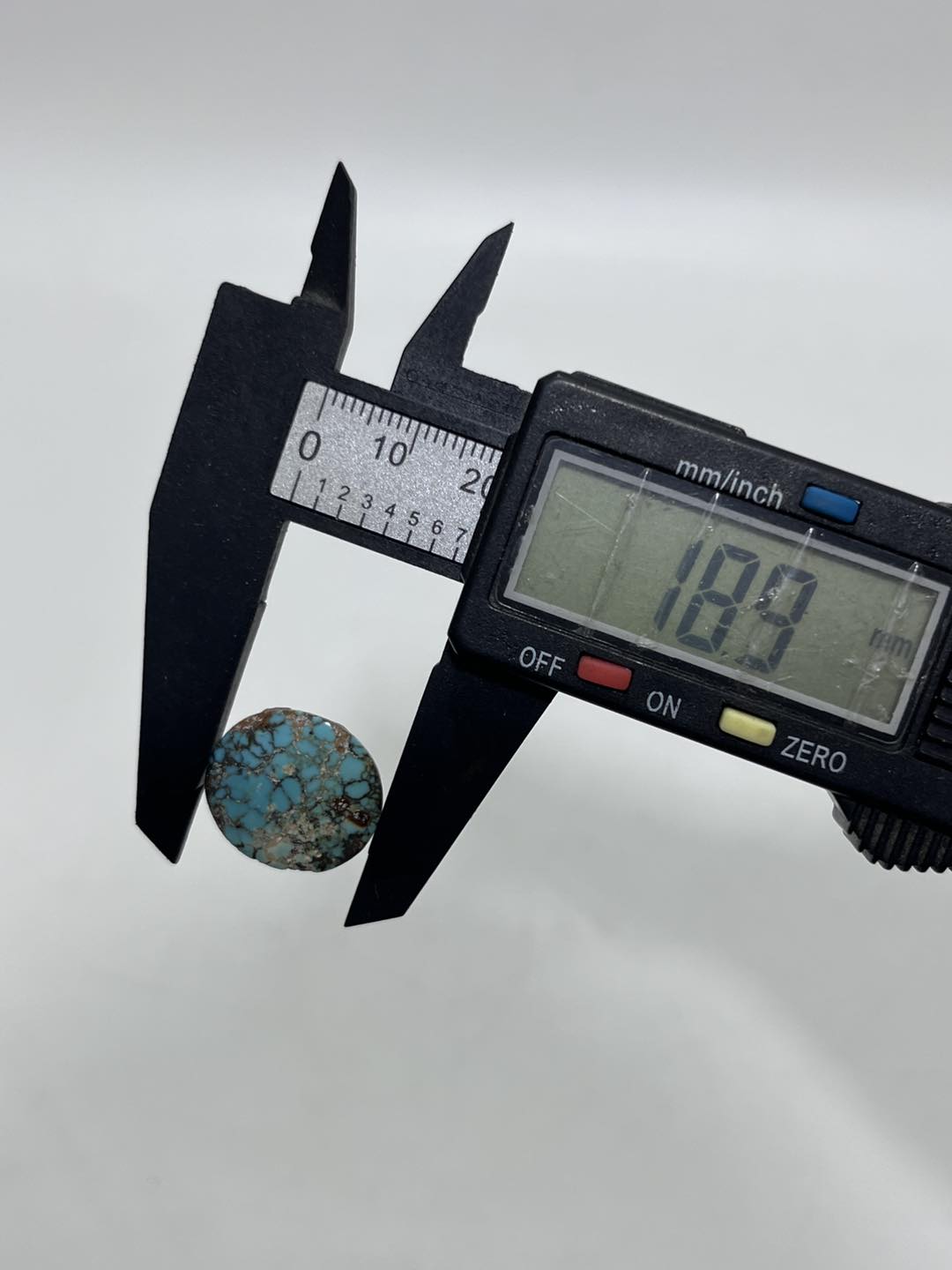 Okyanus Temalı Doğal Kabaşon Firuze Taşı 17 Karat - Turkuaz Taşı 3,39 Gram Okyanus Temalı Doğal Kabaşon Firuze Taşı 17 Karat - Turkuaz Taşı 3,39 Gram
