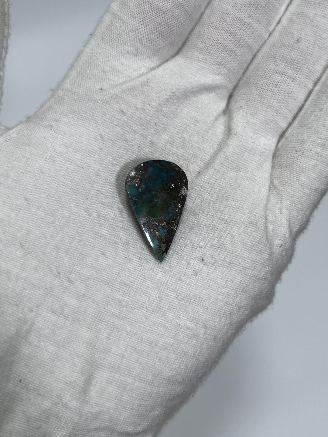 Okyanus Temalı Doğal Kabaşon Firuze Taşı 20,3 Karat - Turkuaz Taşı 4,08 Gram Okyanus Temalı Doğal Kabaşon Firuze Taşı 20,3 Karat - Turkuaz Taşı 4,08 Gram