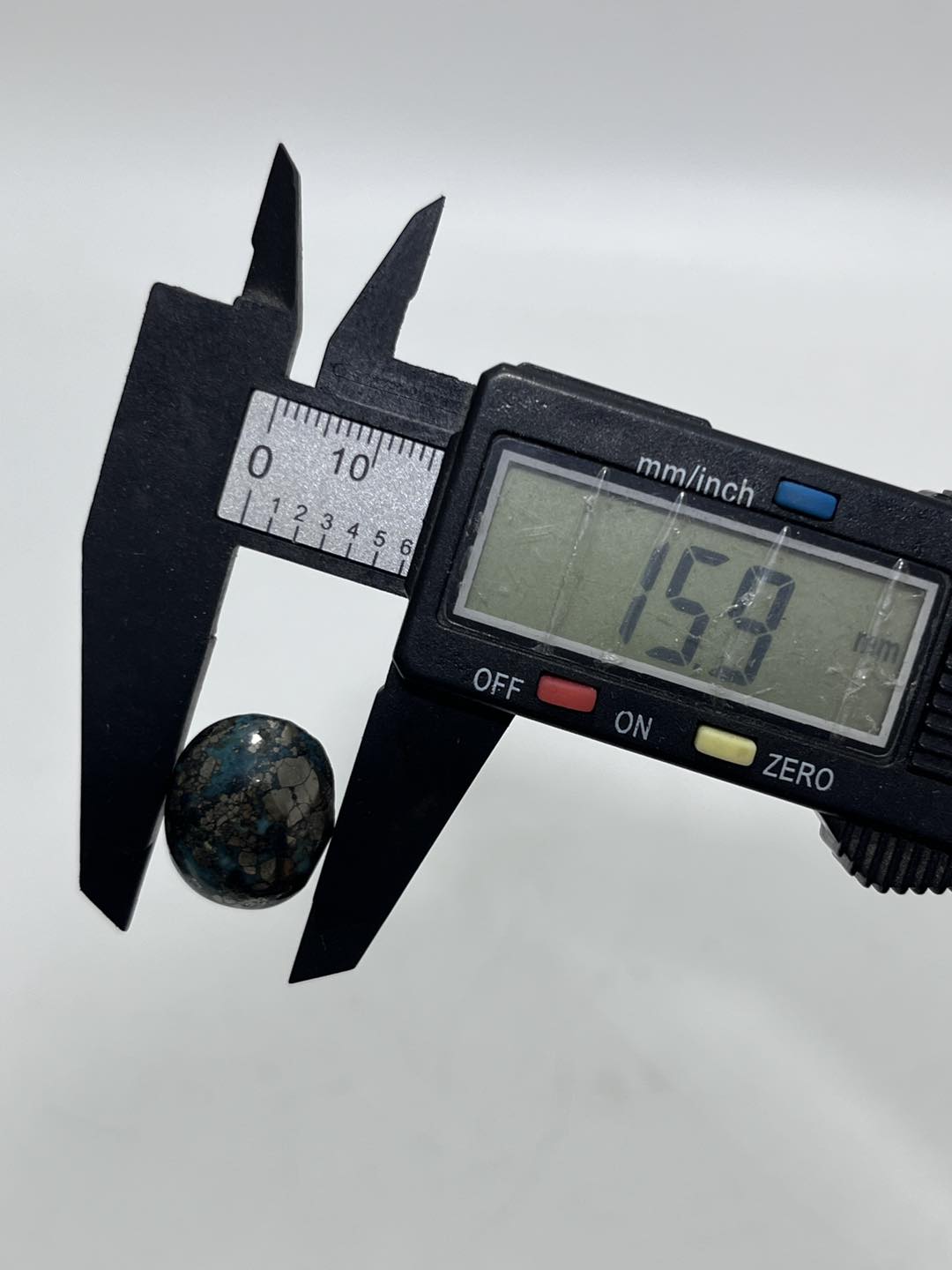 Okyanus Temalı Doğal Kabaşon Firuze Taşı 26,2 Karat - Turkuaz Taşı 5,26 Gram Okyanus Temalı Doğal Kabaşon Firuze Taşı 26,2 Karat - Turkuaz Taşı 5,26 Gram