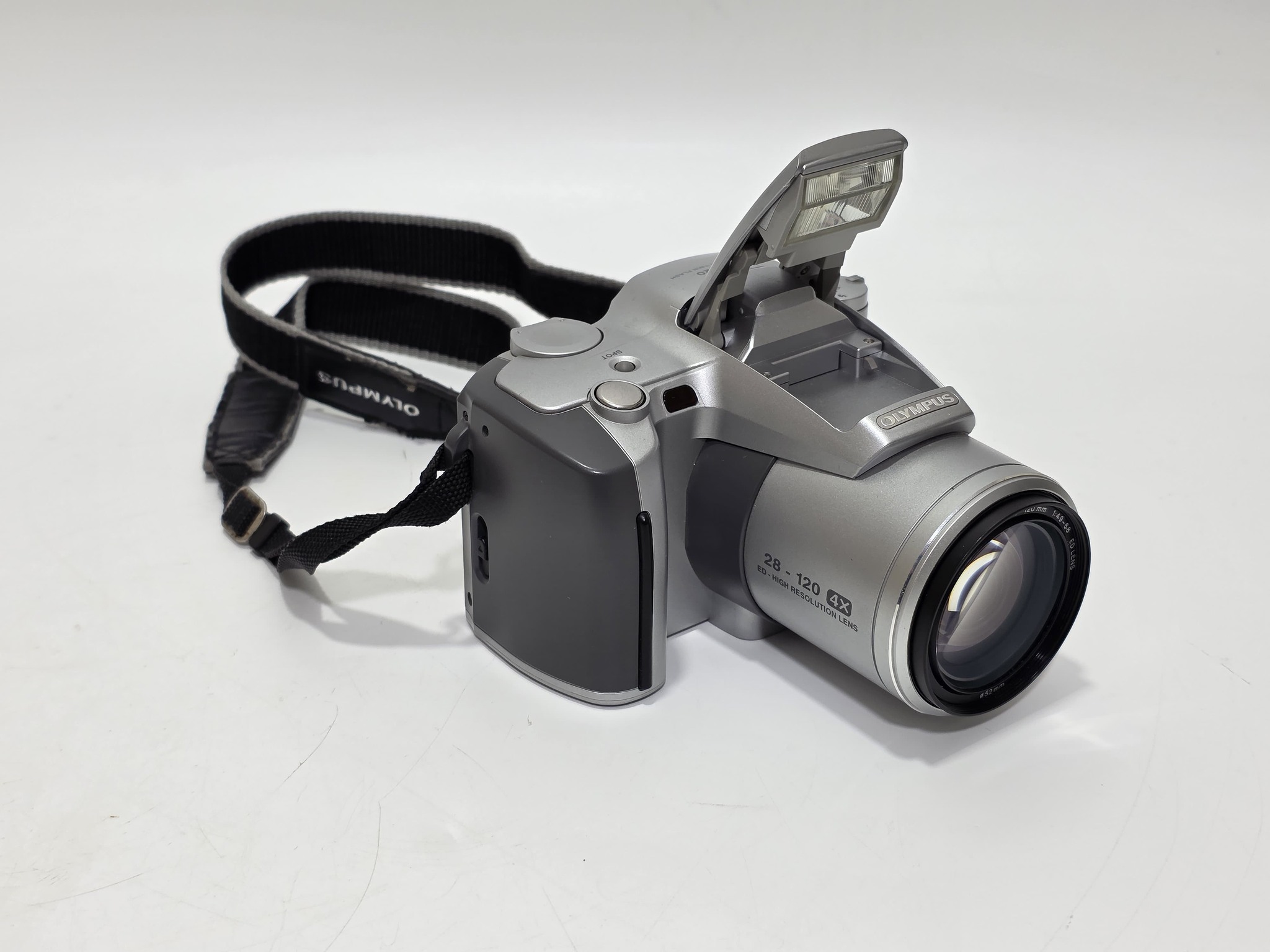 Olympus IS-500 35mm Filmli Fotoğraf Makinesi 2.El Olympus IS-500 35mm Filmli Fotoğraf Makinesi 2.El