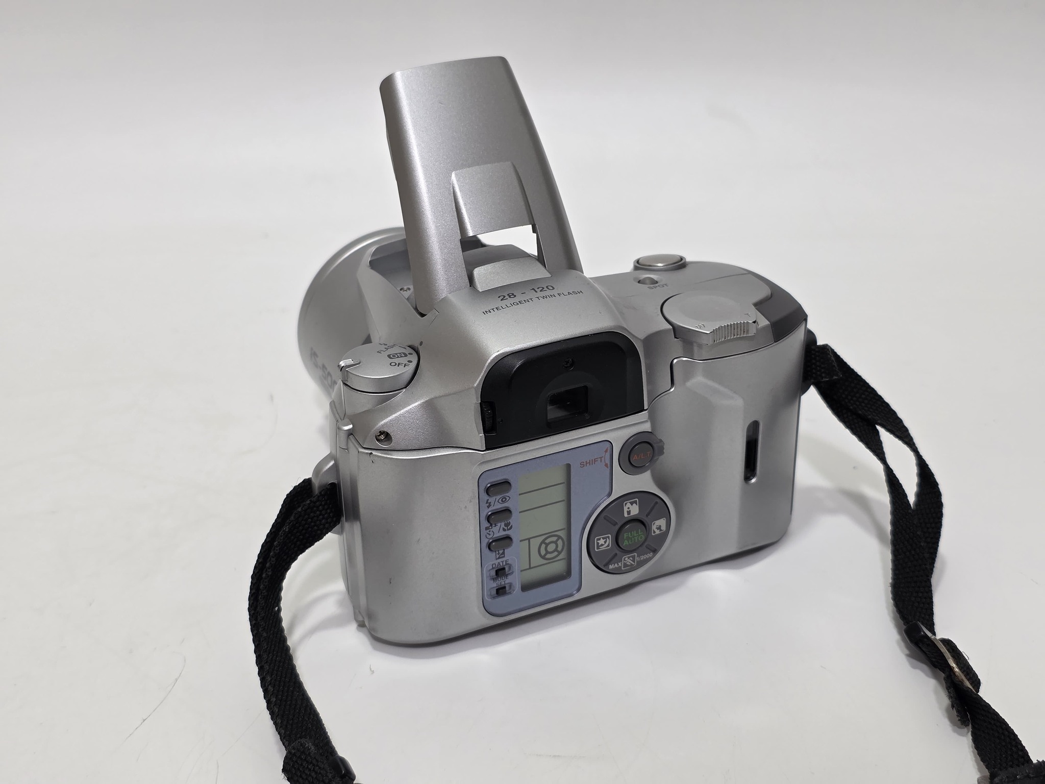 Olympus IS-500 35mm Filmli Fotoğraf Makinesi 2.El Olympus IS-500 35mm Filmli Fotoğraf Makinesi 2.El