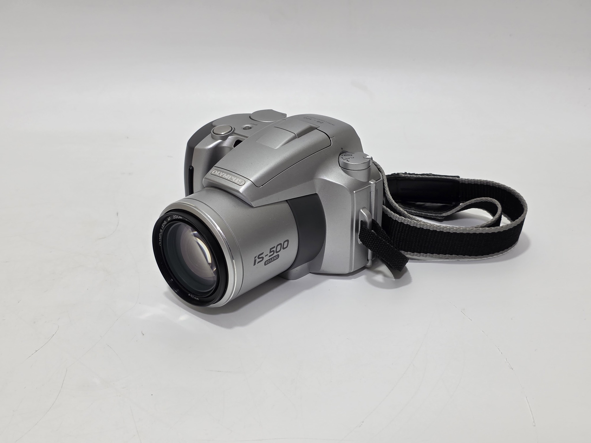 Olympus IS-500 35mm Filmli Fotoğraf Makinesi 2.El Olympus IS-500 35mm Filmli Fotoğraf Makinesi 2.El
