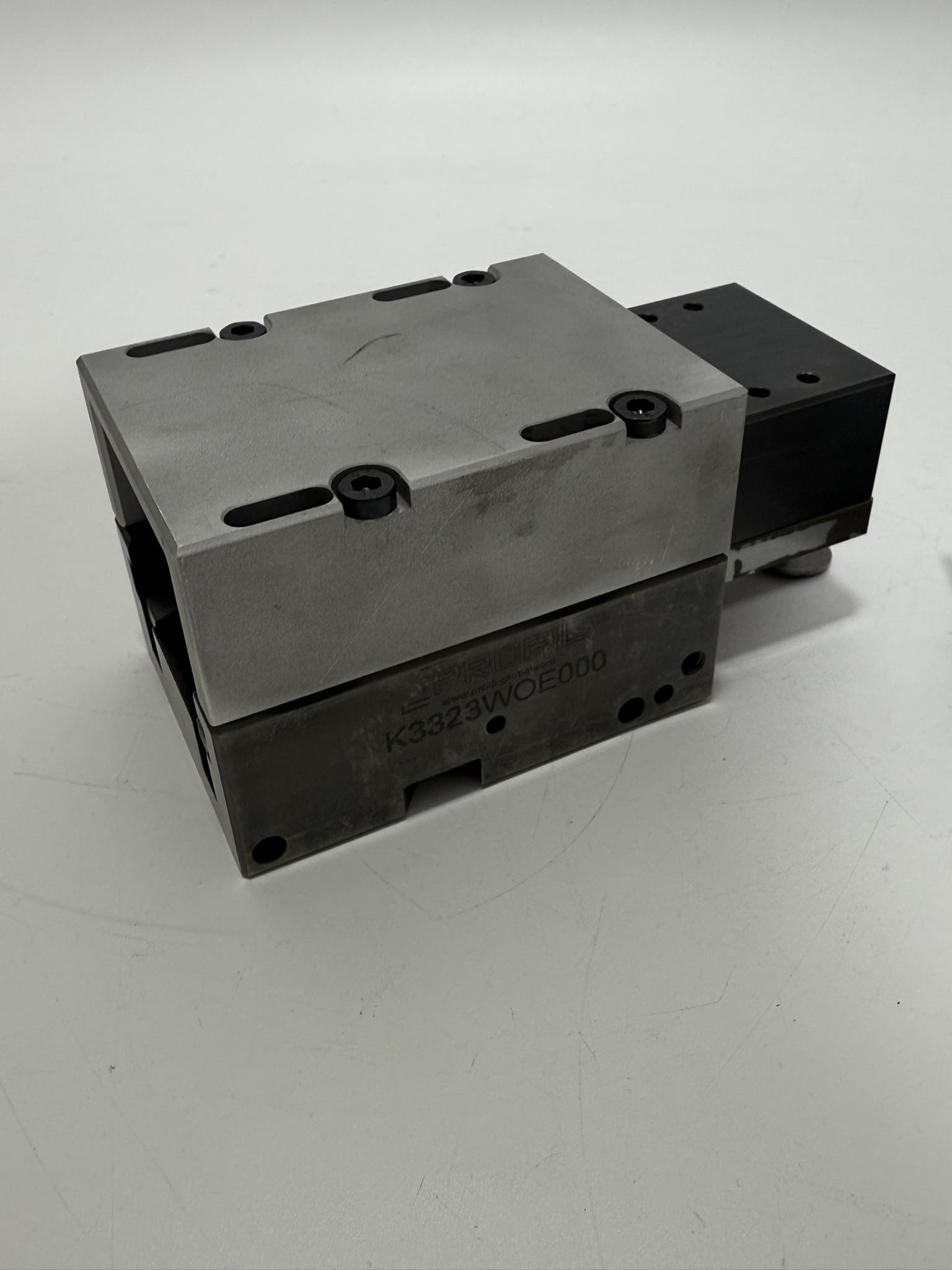 Profil Verbindungstechnik K3323W0E000 Bağlantı Elemanı 109230 Profil Verbindungstechnik K3323W0E000 Bağlantı Elemanı 109230