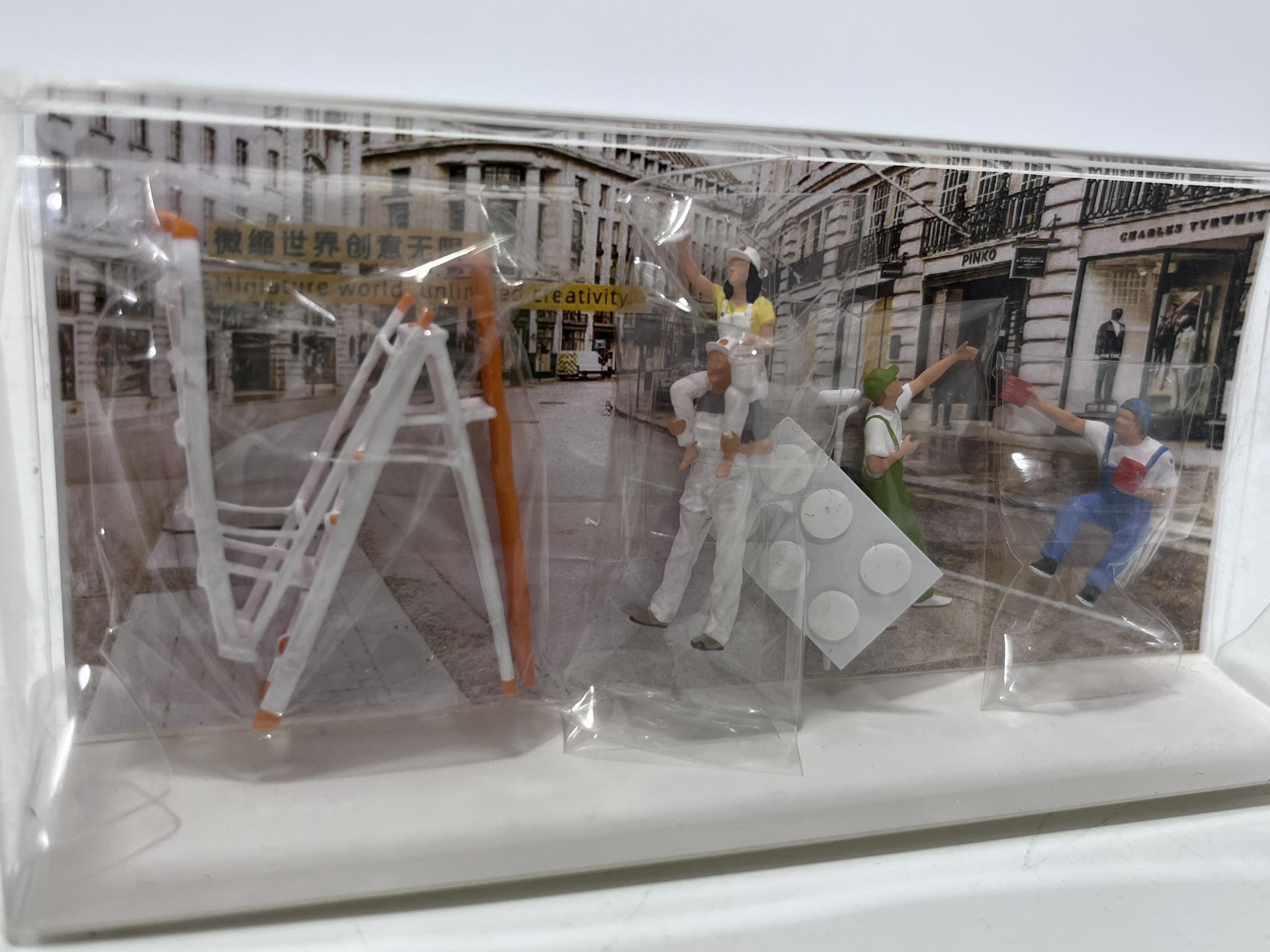 Race Medal 1:64 Boya Ustası Diorama Figür Race Medal 1:64 Boya Ustası Diorama Figür