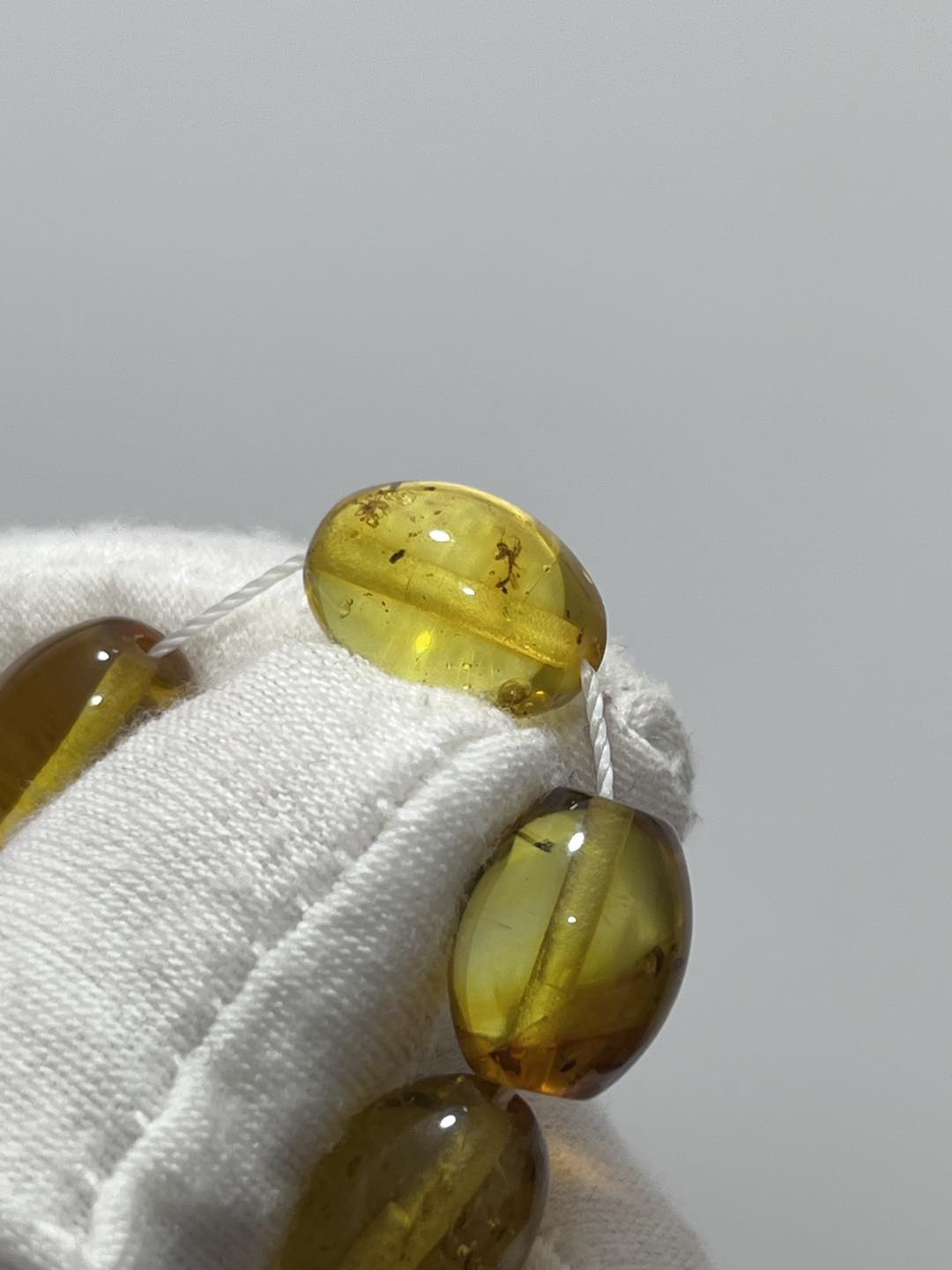Su Damlası Fosilli Doğal Kaya Damla Kehribar Tesbih 25,45 Gram Su Damlası Fosilli Doğal Kaya Damla Kehribar Tesbih 25,45 Gram