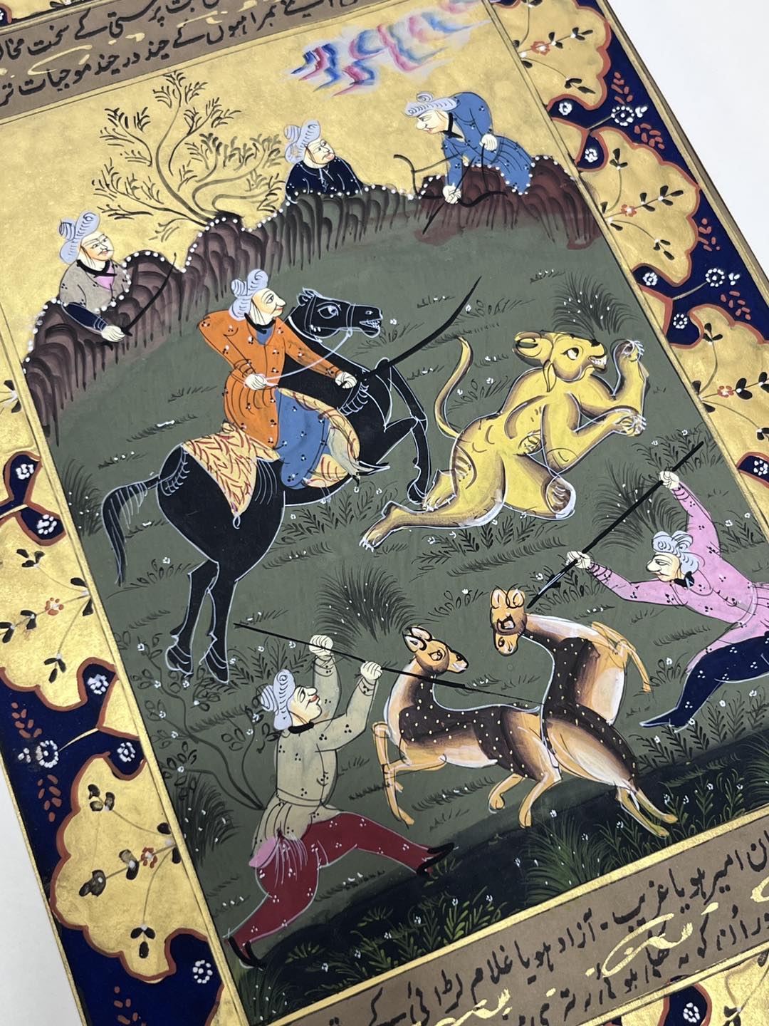 Sultan`ın Aslan Avı Adlı El Yapımı Minyatür Resim 30x18,5 cm Sultan`ın Aslan Avı Adlı El Yapımı Minyatür Resim 30x18,5 cm