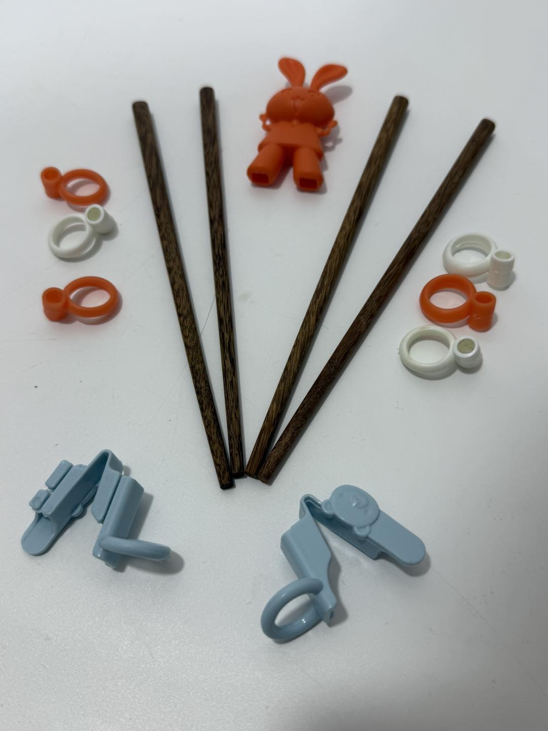 Sushi Chopstick ve Tutma Aparatı 13 Parça Sushi Chopstick ve Tutma Aparatı 13 Parça