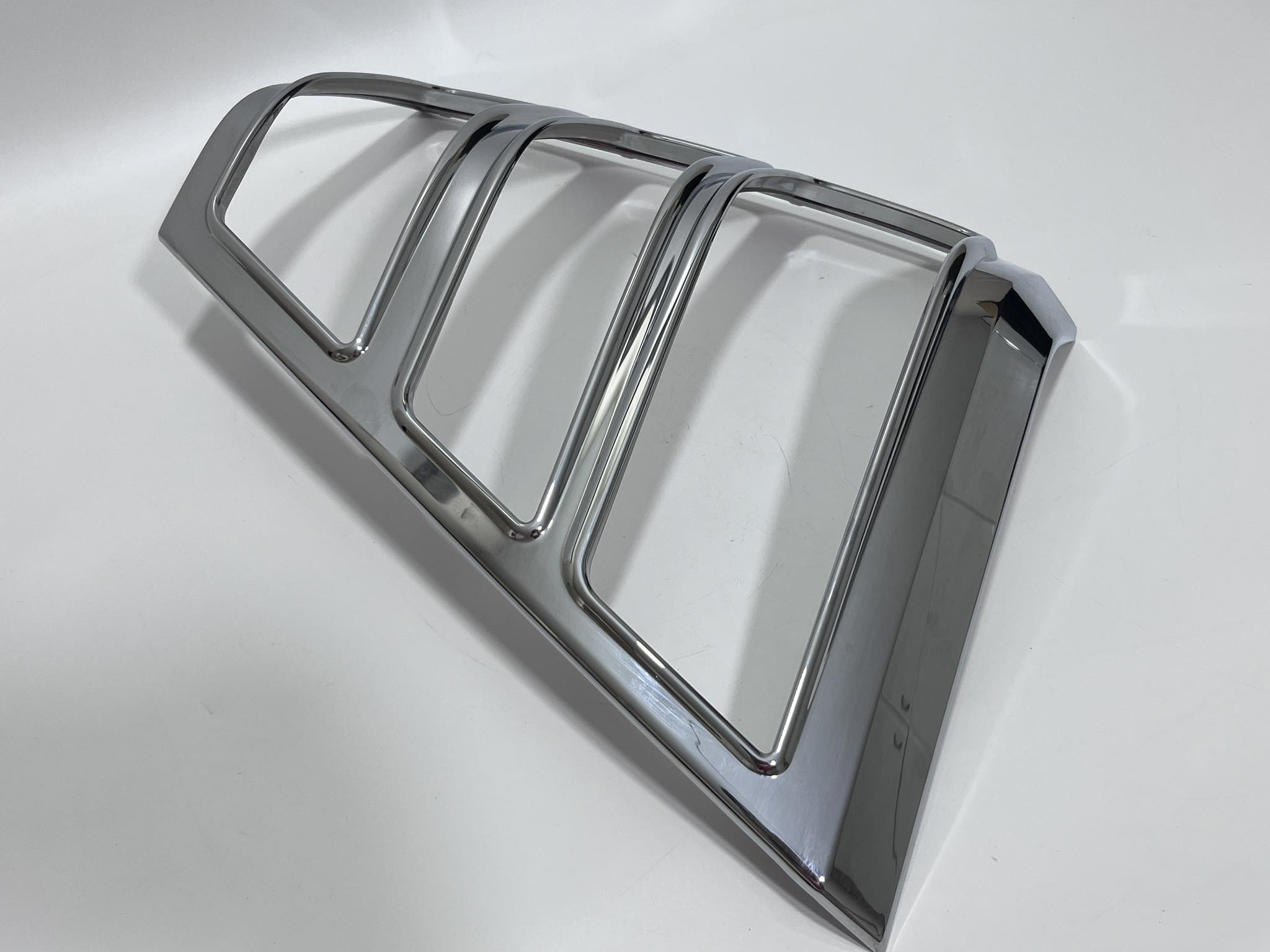 Suzuki Grand Vitara Uyumlu Krom Sağ Arka Stop Far Çerçevesi 2007-2011 Suzuki Grand Vitara Uyumlu Krom Sağ Arka Stop Far Çerçevesi 2007-2011