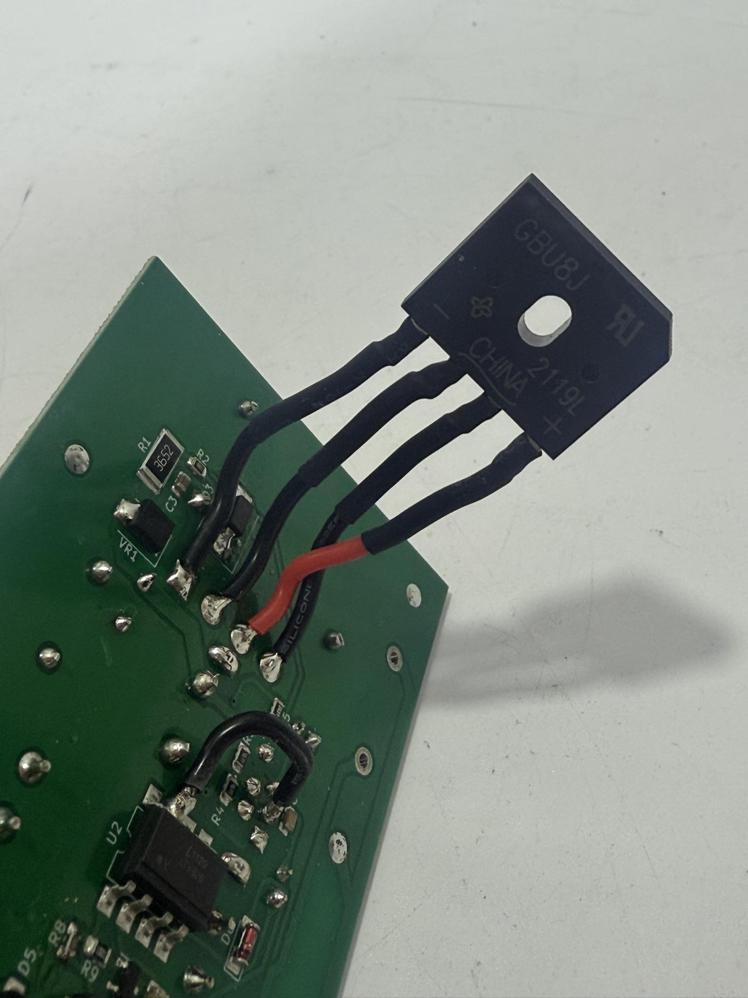 Vulpes Electronics WiFi Destekli Güç Yönetimi ve Akıllı Röle Kartı Vulpes Electronics WiFi Destekli Güç Yönetimi ve Akıllı Röle Kartı