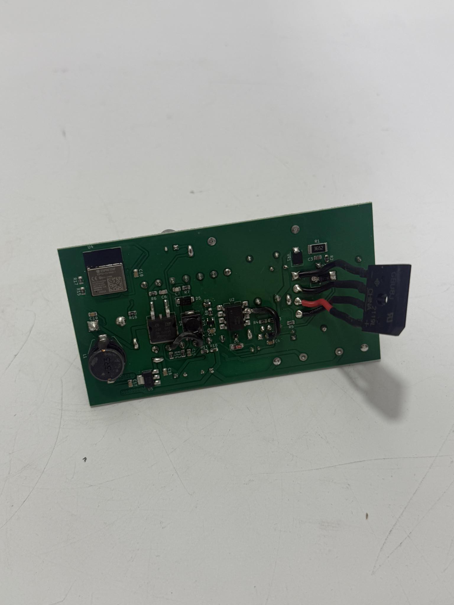 Vulpes Electronics WiFi Destekli Güç Yönetimi ve Akıllı Röle Kartı Vulpes Electronics WiFi Destekli Güç Yönetimi ve Akıllı Röle Kartı
