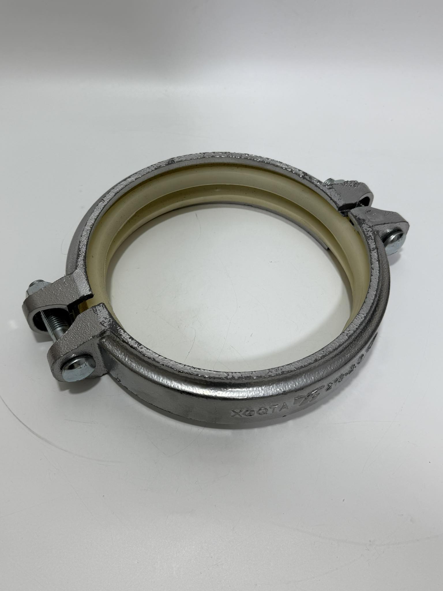 XGQTA 219-2.5 Yüksek Basınç Hortum Kelepçesi 21,5x6x25cm XGQTA 219-2.5 Yüksek Basınç Hortum Kelepçesi 21,5x6x25cm