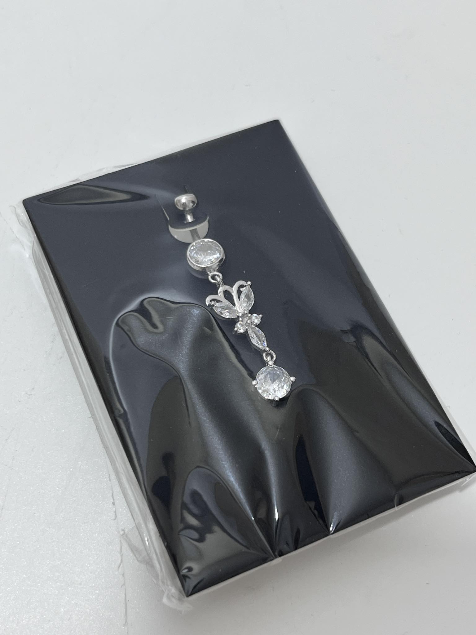 Zirkon Taşlı 925 Ayar Gümüş Göbek Piercing Küpe Zirkon Taşlı 925 Ayar Gümüş Göbek Piercing Küpe